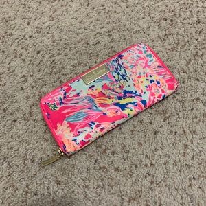 Lilly Pulitzer travel wallet